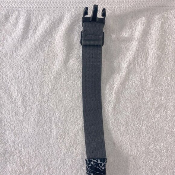 5/$25 Unisex Grey Zip Belt Bag - Picture 6 of 11